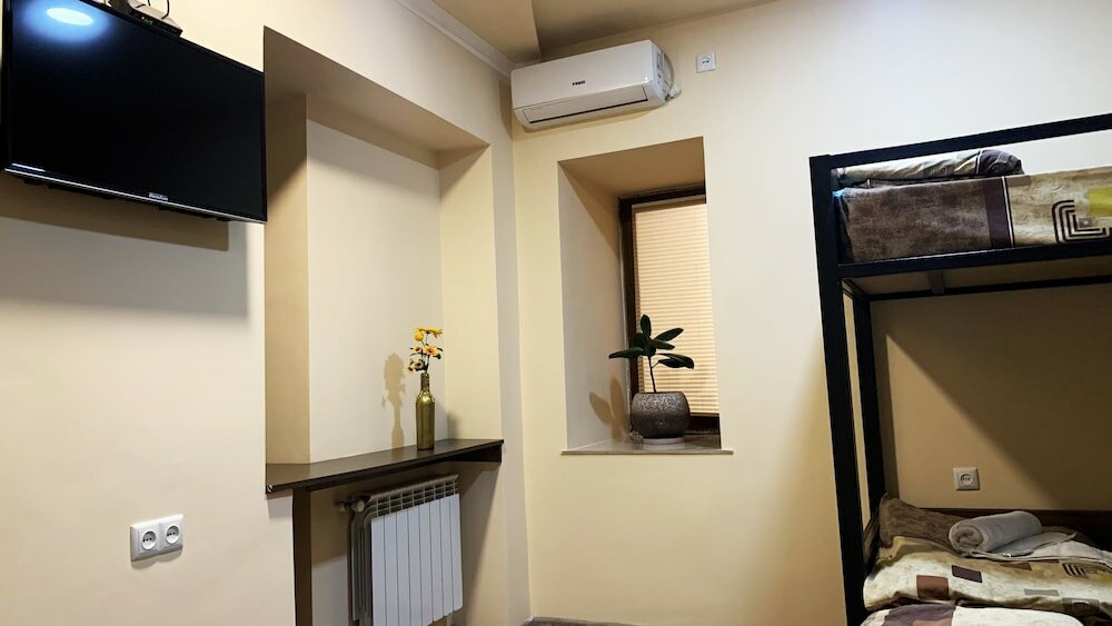 Фото Domino Yerevan Hostel and Tours