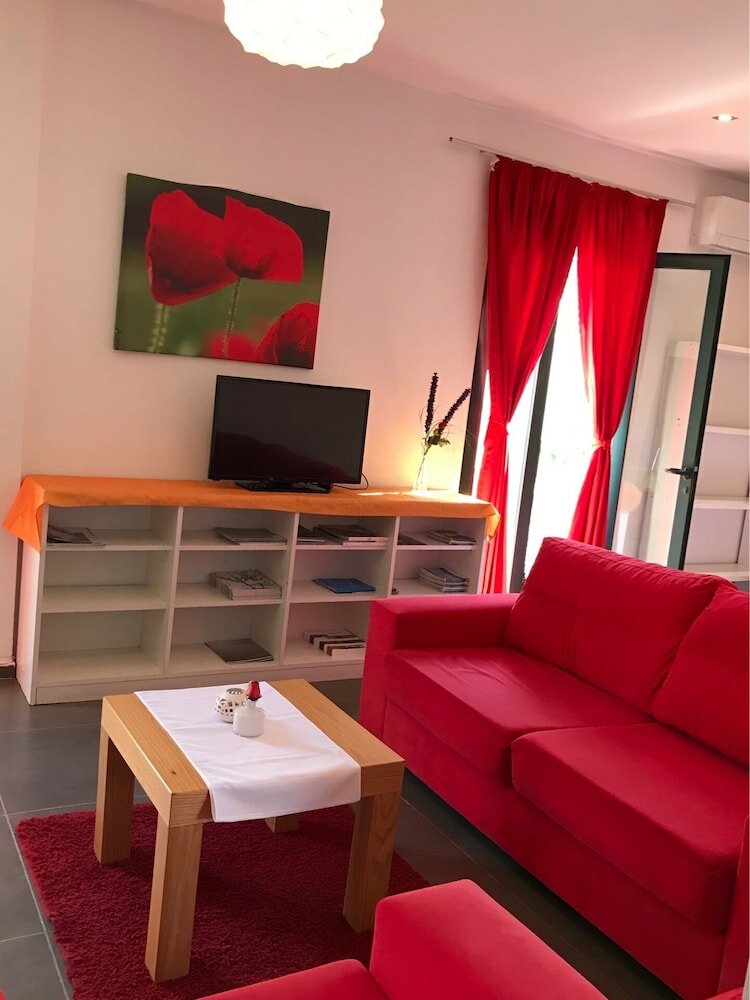 Фото Отель Liqeni Tirana