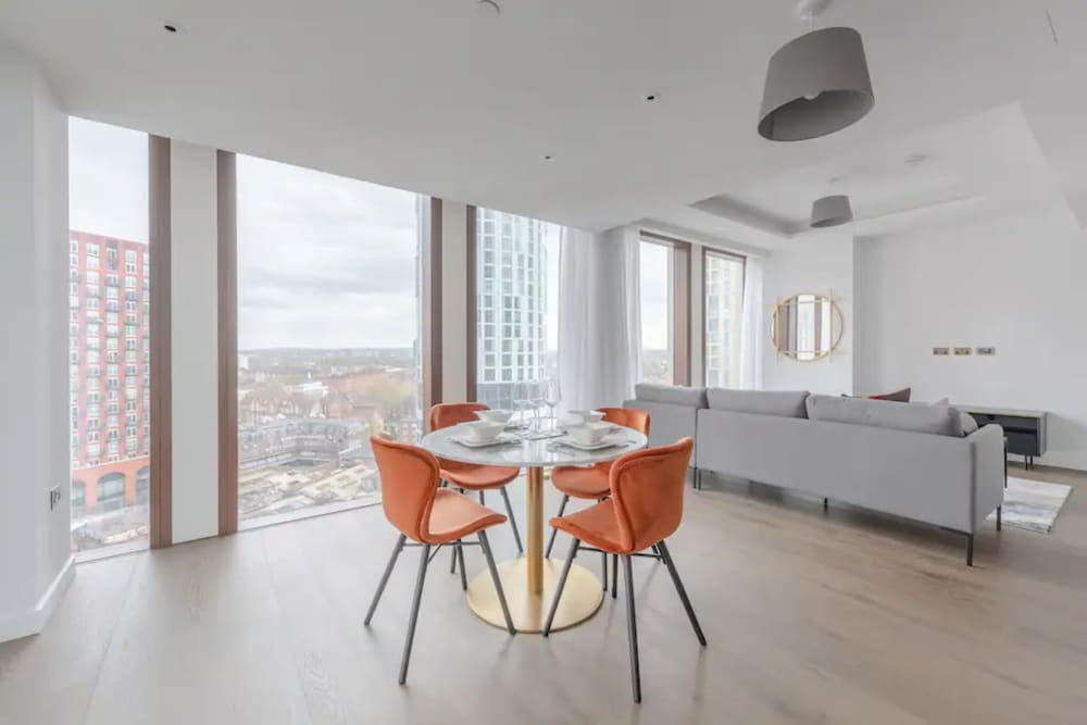 Фото Luxurious 2bd Flat by the River - Vauxhall