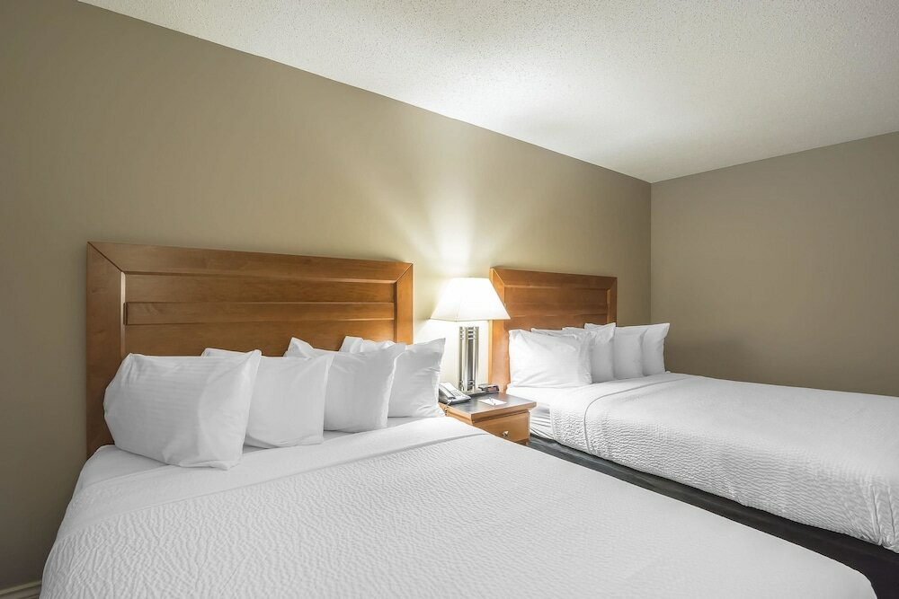 Фото Quality Inn West Edmonton