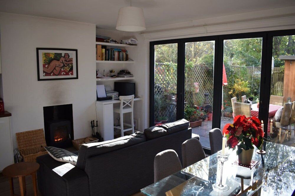 Фото Modern 3 Bedroom Apartment in Brixton