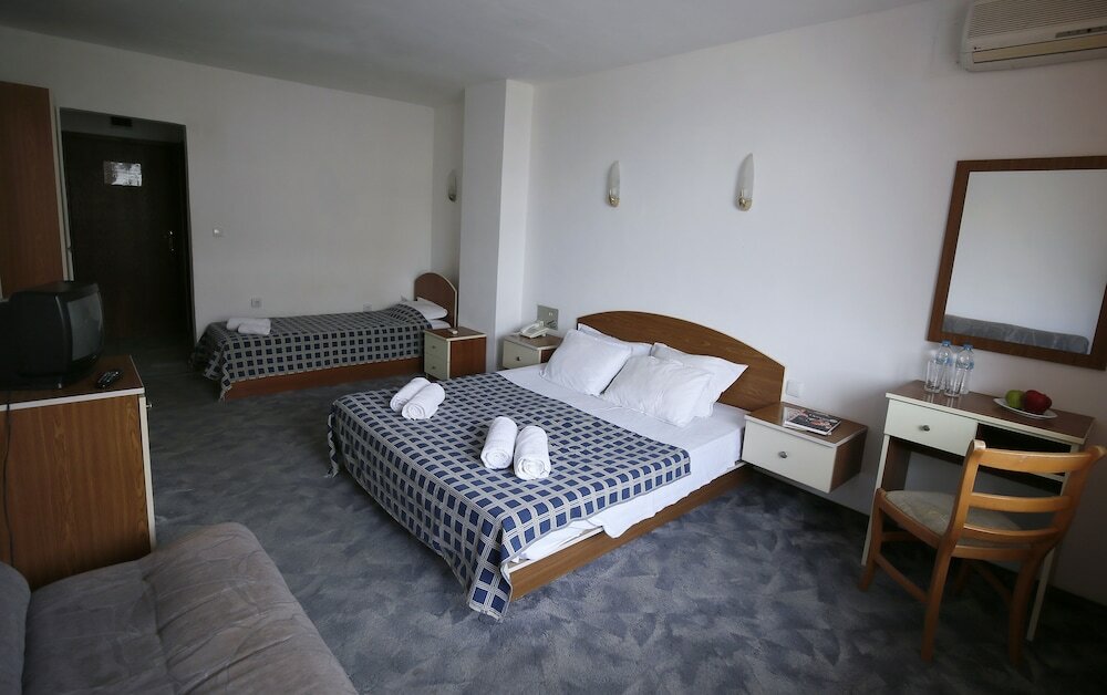 Фото Hotel Corona by Asteri Hotels