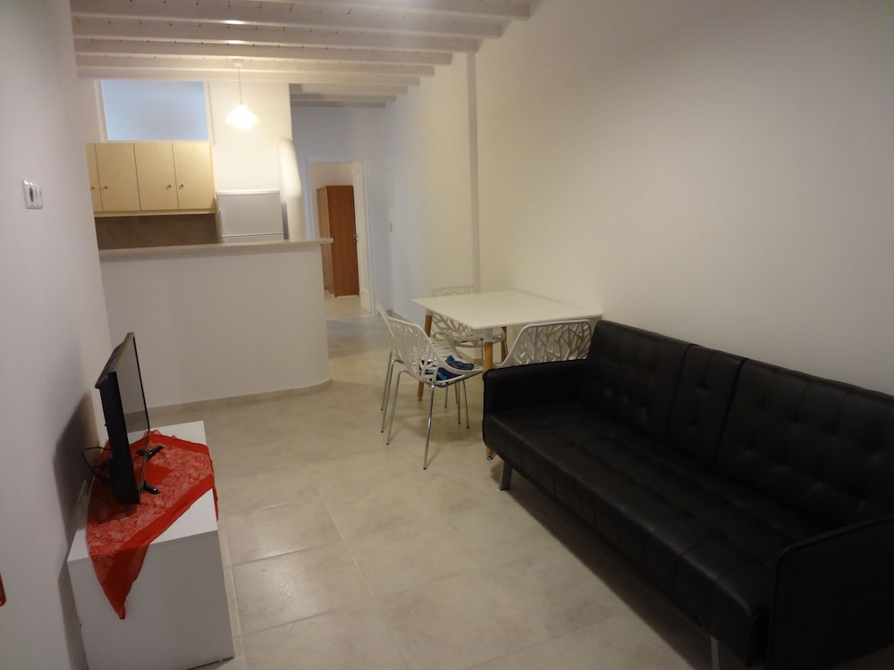 Фото George House