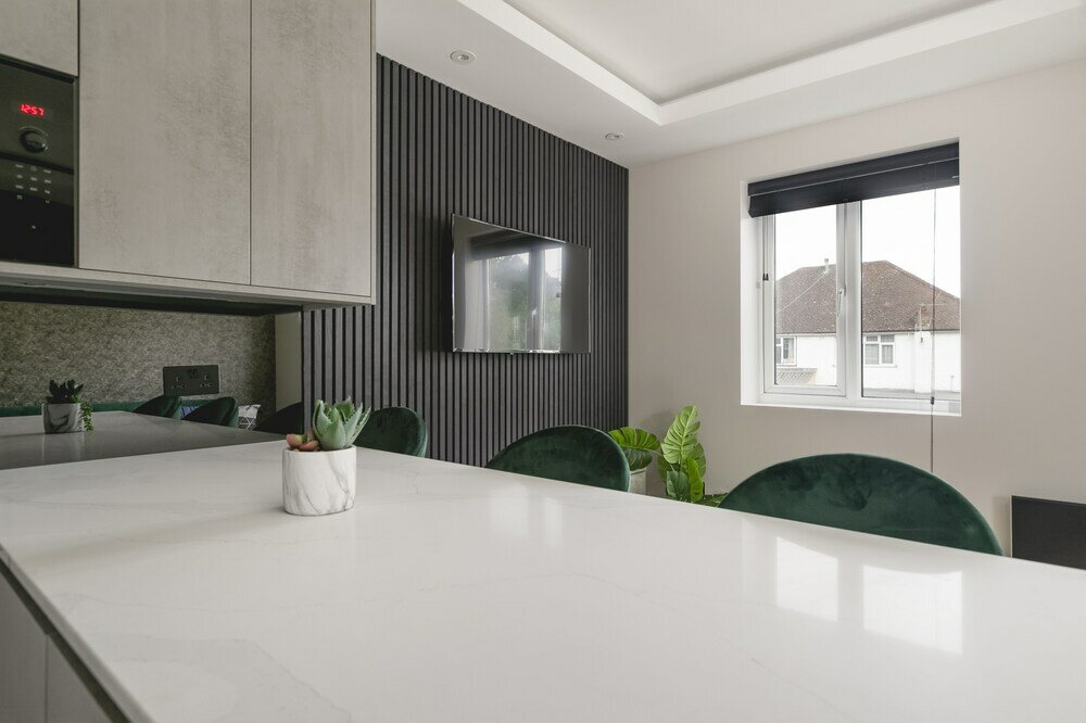 Фото Skyvillion Apartments Cockfosters