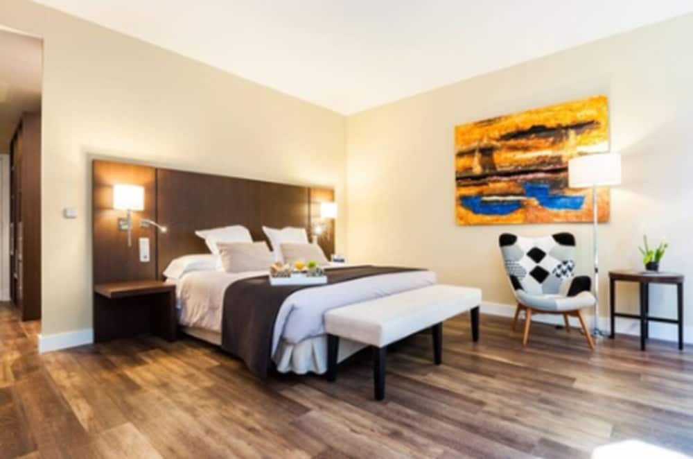 Фото Hotel Majadahonda