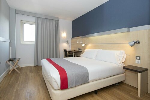 Гостиница Holiday Inn Express Barcelona - Montmelo, an Ihg Hotel