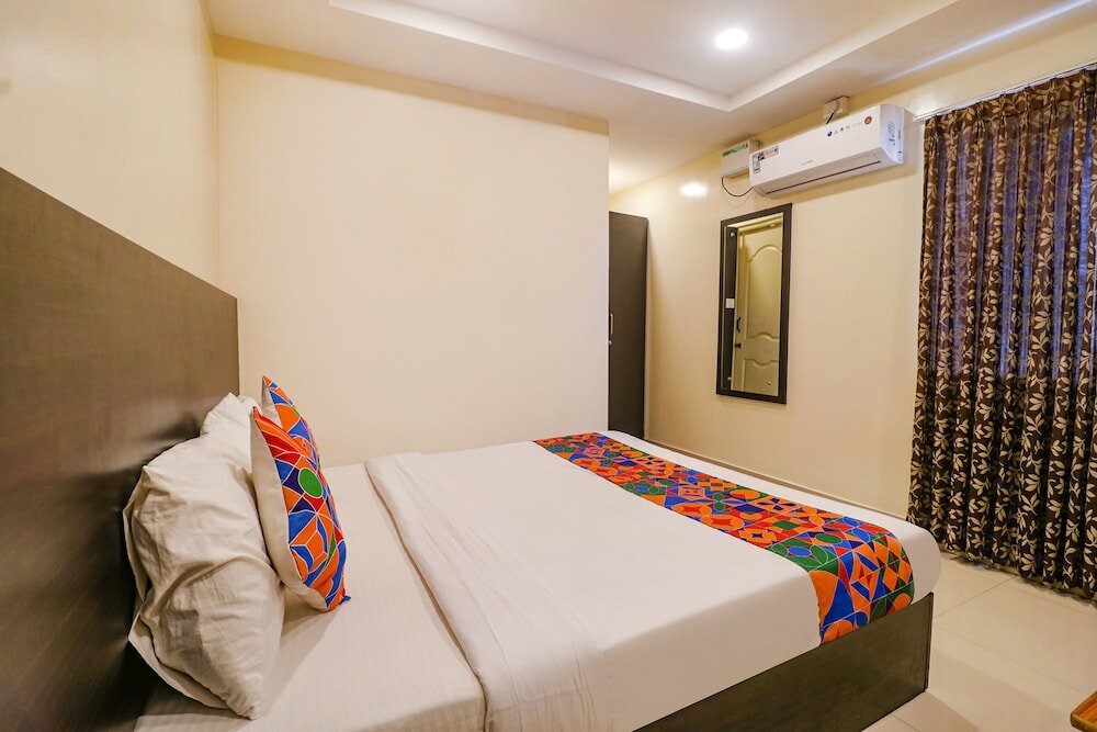 Фото Fabhotel Champion Residency