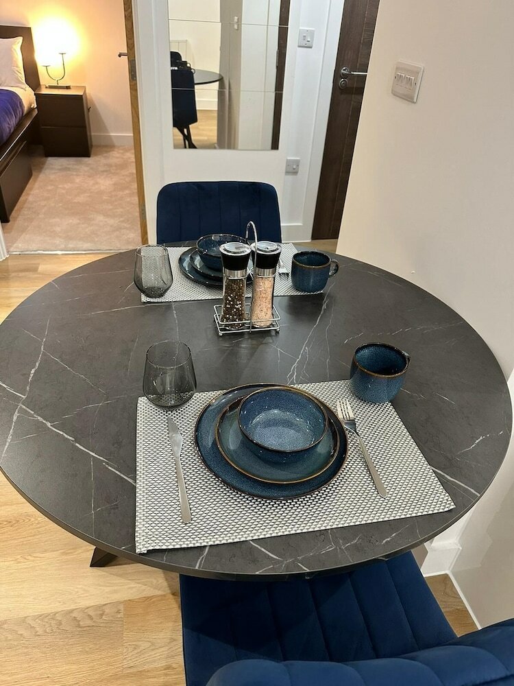 Фото 1 Bed Apartment near Old Trafford with Free car park