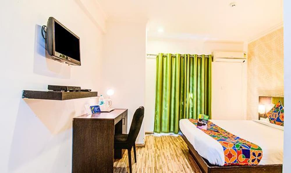 Фото Fabhotel Park Inn