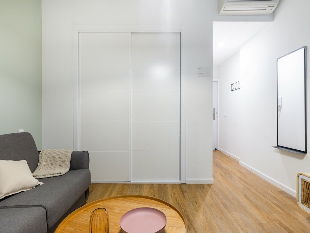 Фото Limehome Madrid La Bolsa