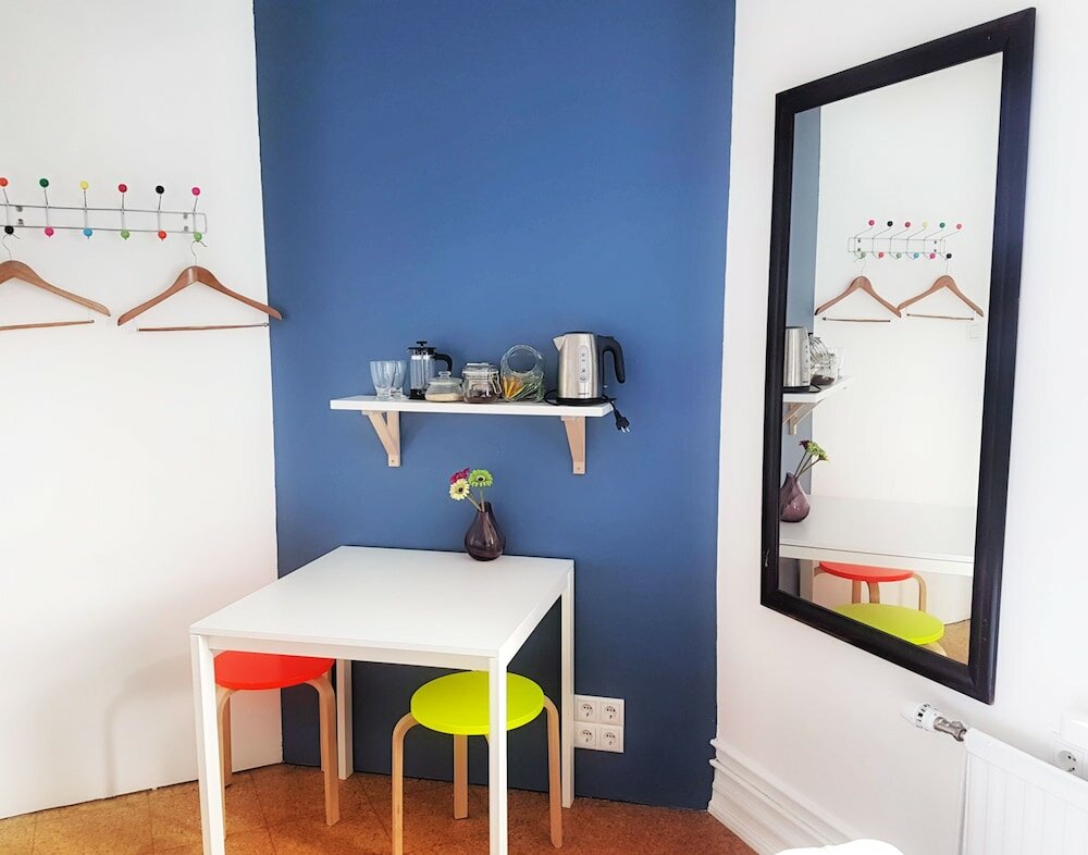 Фото Refurinn Reykjavik Guesthouse - Hostel