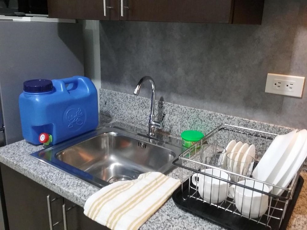 Фото Condoluxe Pioneer Woodlands w Parking