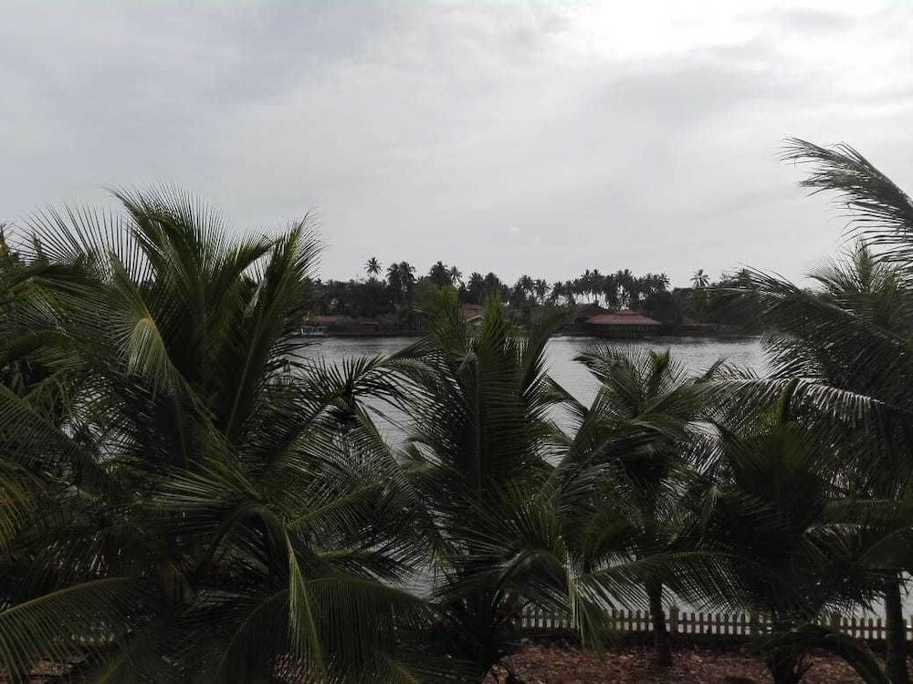 Фото Aqua Reach Hotel