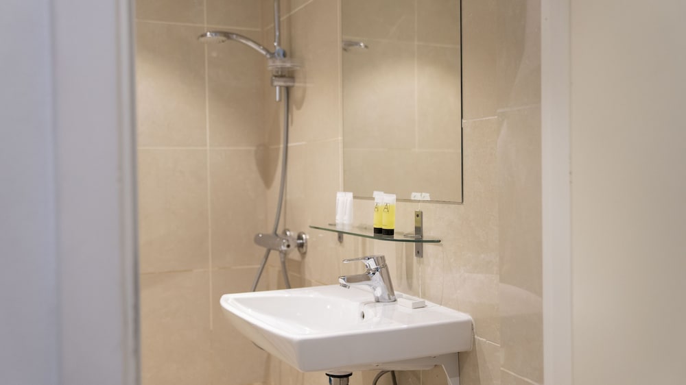 Фото A Hotels City