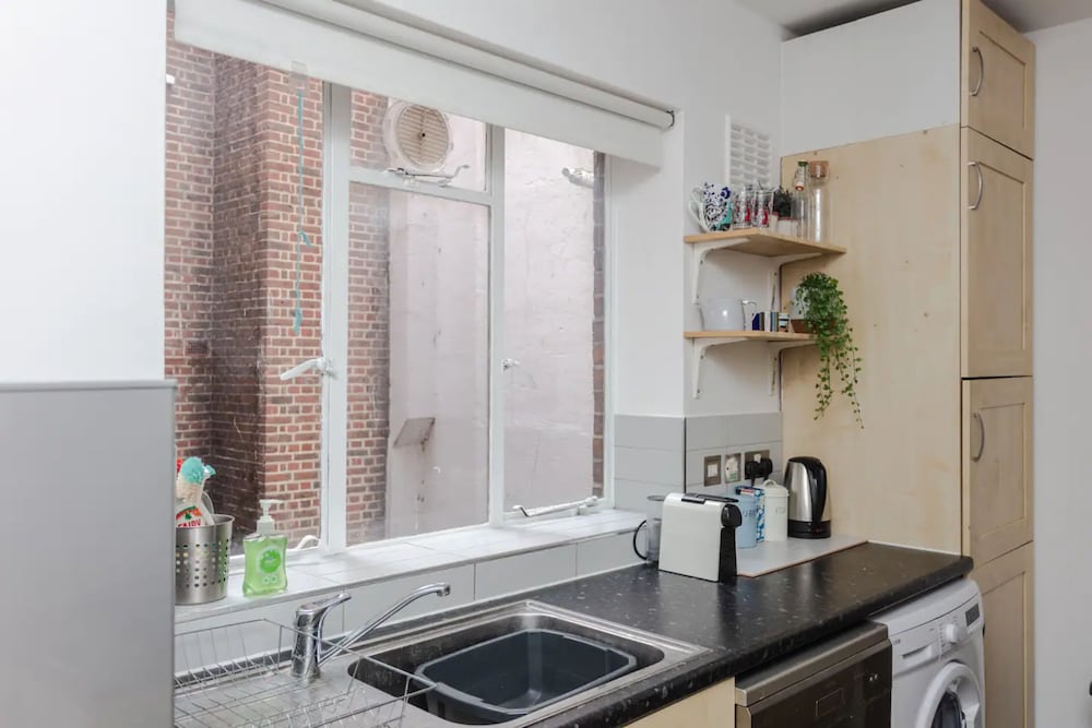 Фото Spacious 2 Bedroom Apartment Near Hampstead Heath