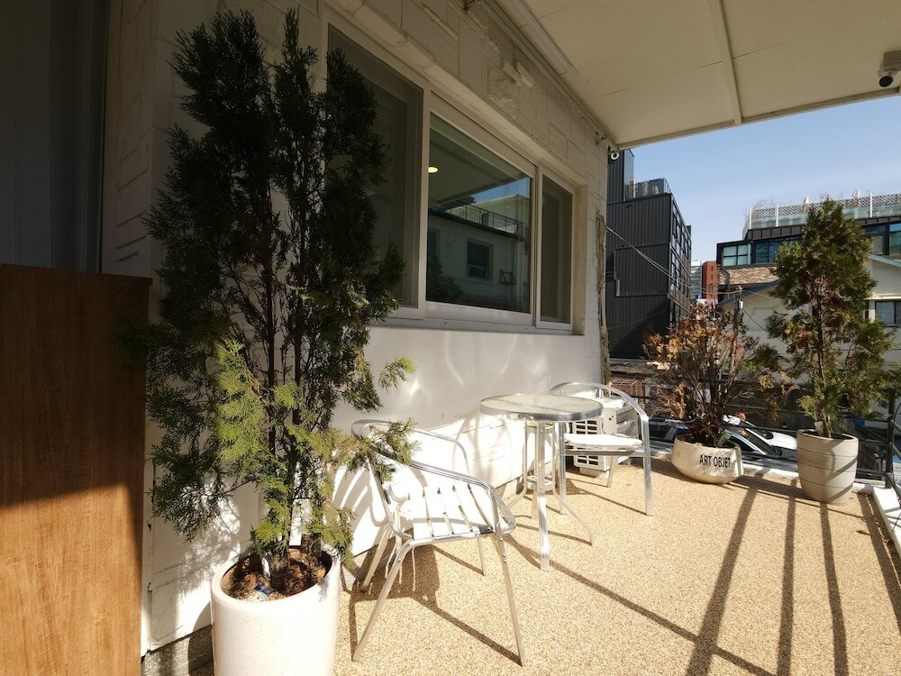 Фото Oyo Myeongdong 5 Lodge