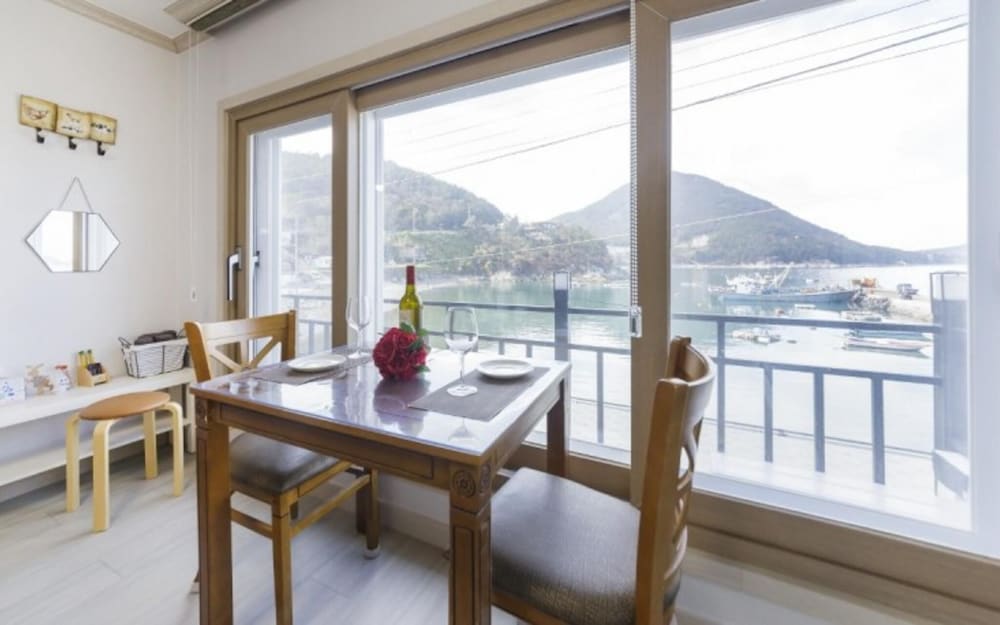 Фото Yeosu Ocean View Pension