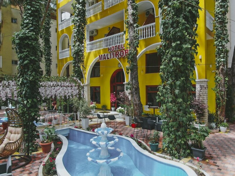 Гостиница Hotel Mali i Robit