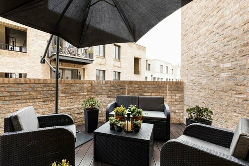 Гостиница Modern and Designed 2 Bedroom Apartment With Terrace Notting Hill