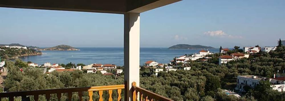 Фото Villa Meroulas