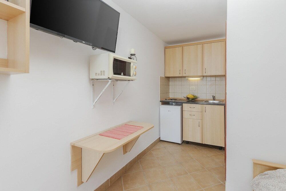 Фото Crystal Sky Apartments