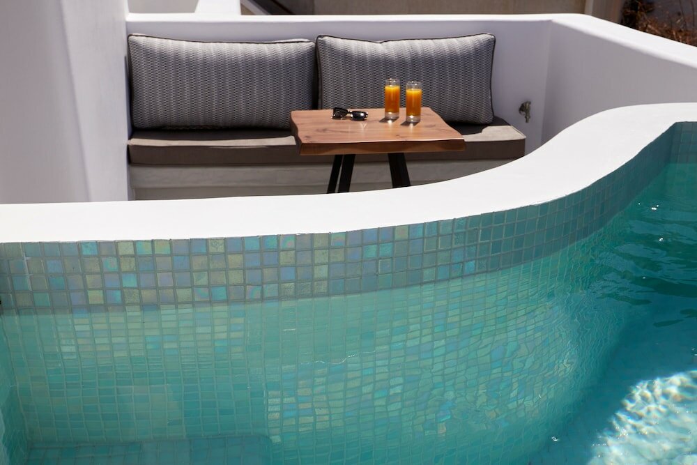 Фото Mountain and Sea Suites