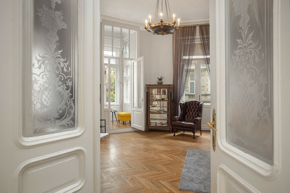 Фото New York Palace View Apartment