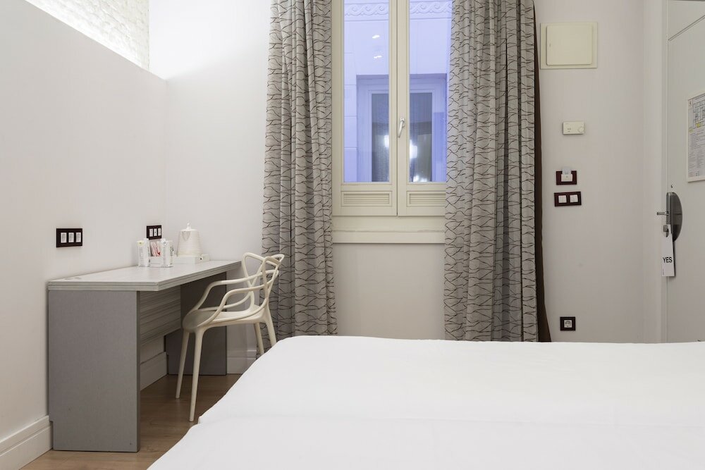 Фото Petit Palace Lealtad Plaza