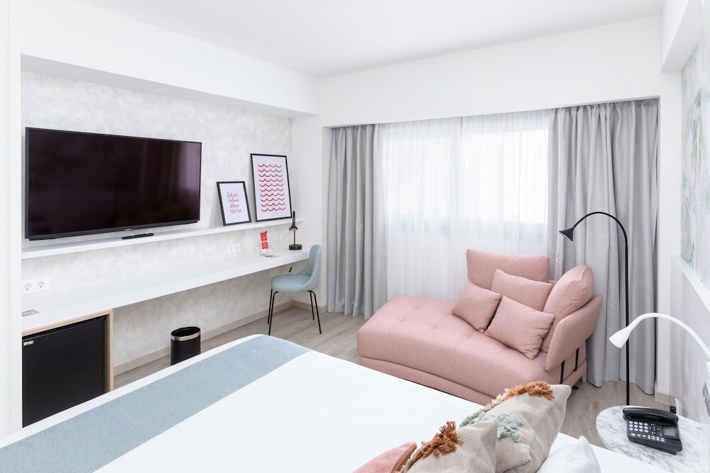 Фото Hotel Cristina by Tigotan Las Palmas - Adults Only