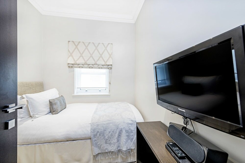 Фото 130 Queen's Gate Apartments