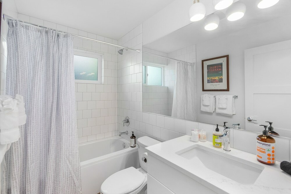 Фото The Sweetest Hill - 81 Walkscore