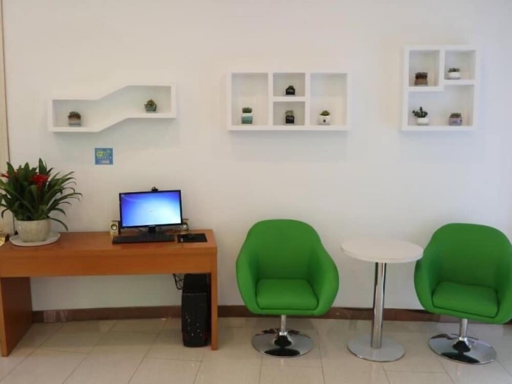 Фото Vatica Qingdao Licang Xiazhuang Hexie Plaza Hotel