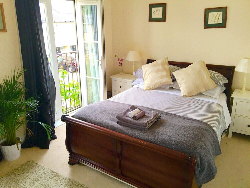 Фото Lynbrook Guests House