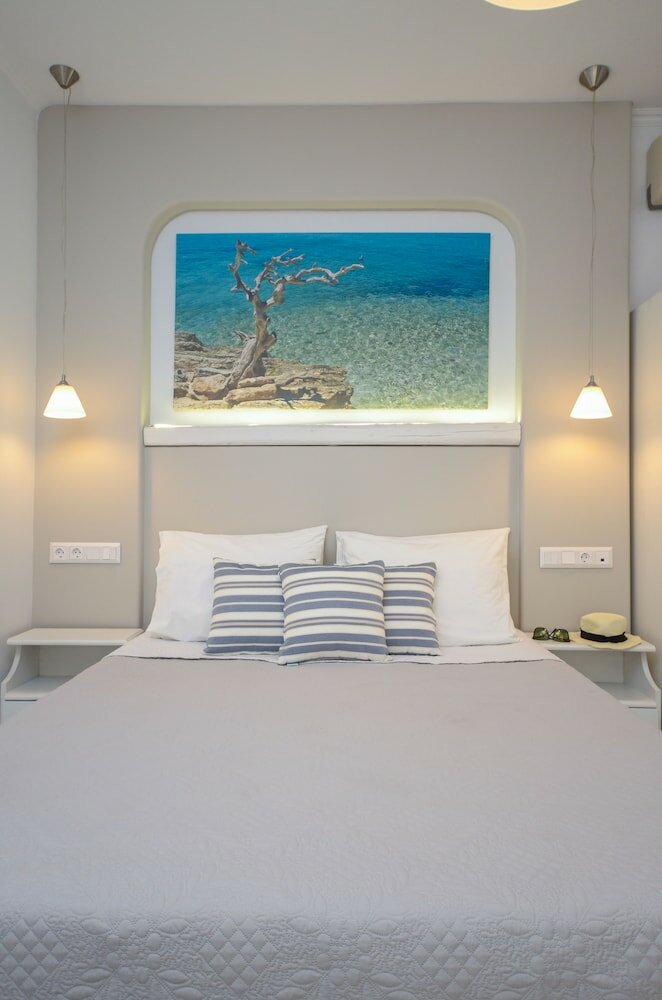 Фото Birikos Studios & Apartments