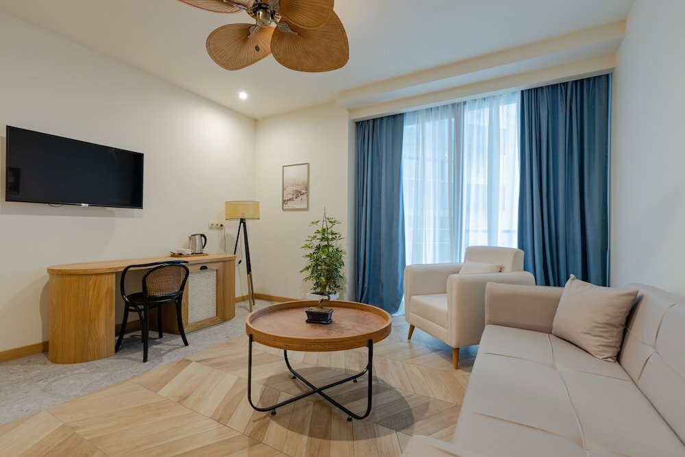 Фото MiraMar Luxury Residences