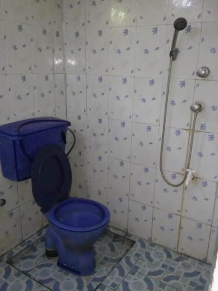 Фото Thevindu guest & red mud resturent