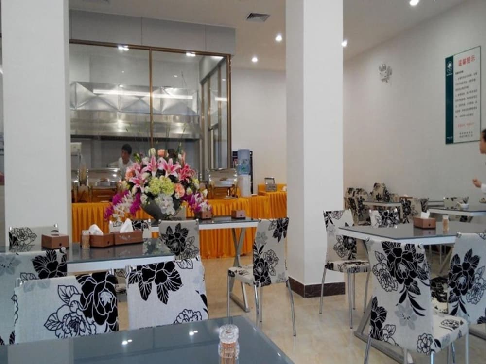 Фото GreenTree Inn Meizhou Meijiang District Wanda Plaza Hotel