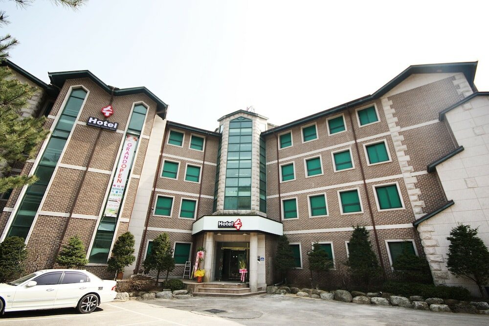 Фото отеля 1