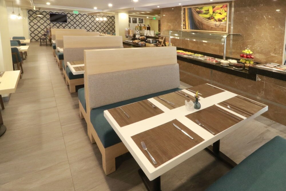 Фото Holiday Inn & Suites Guadalajara Centro Historico