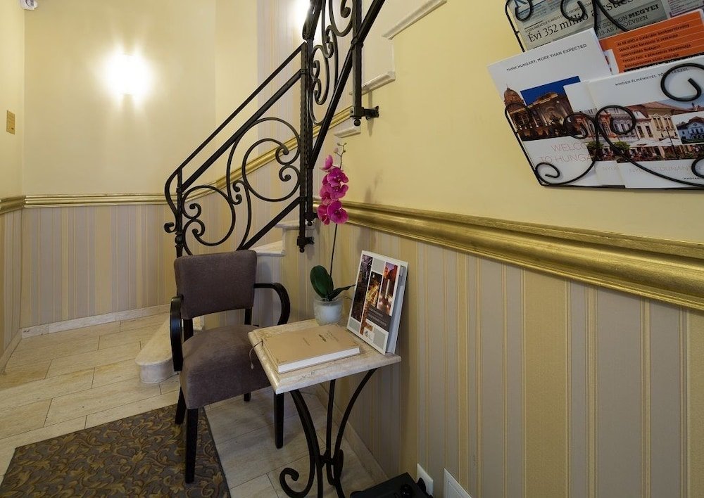 Фото Barokk Hotel Promenád Gyor