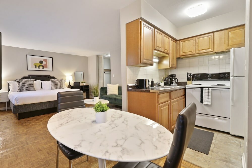 Фото Fully Furnished Studio Apt in Lakeview