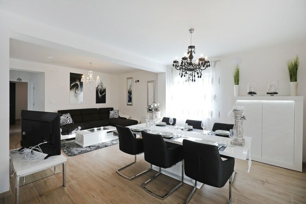 Фото Villa Olive Garden Apartments