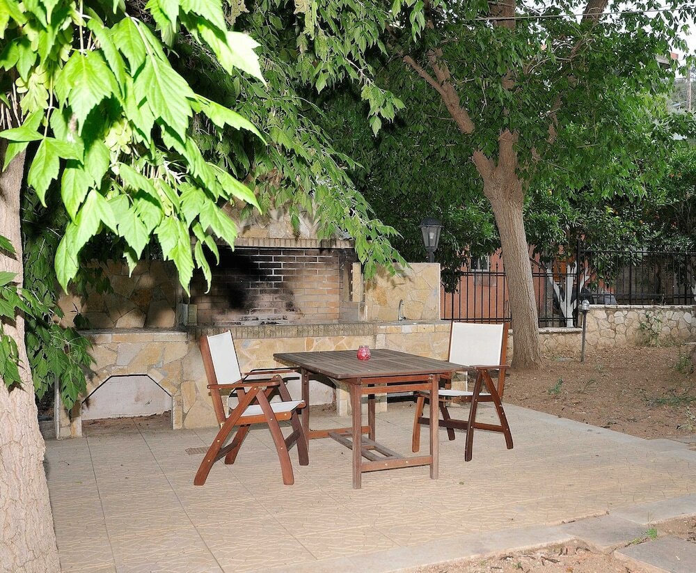 Фото Family Maisonette with Pool near Beach