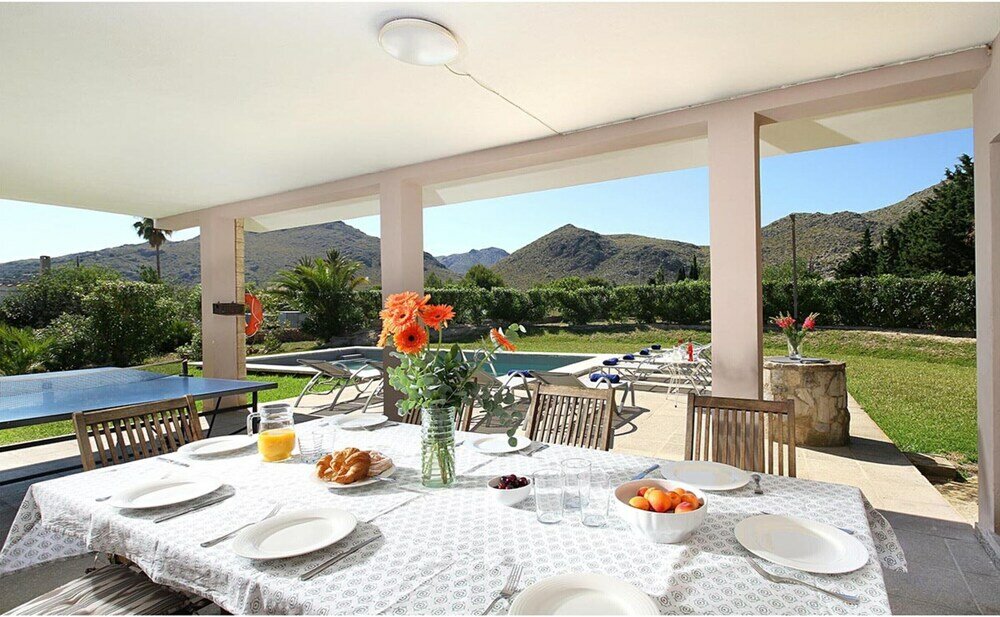 Фото Villa - 4 Bedrooms with Pool and WiFi - 108746