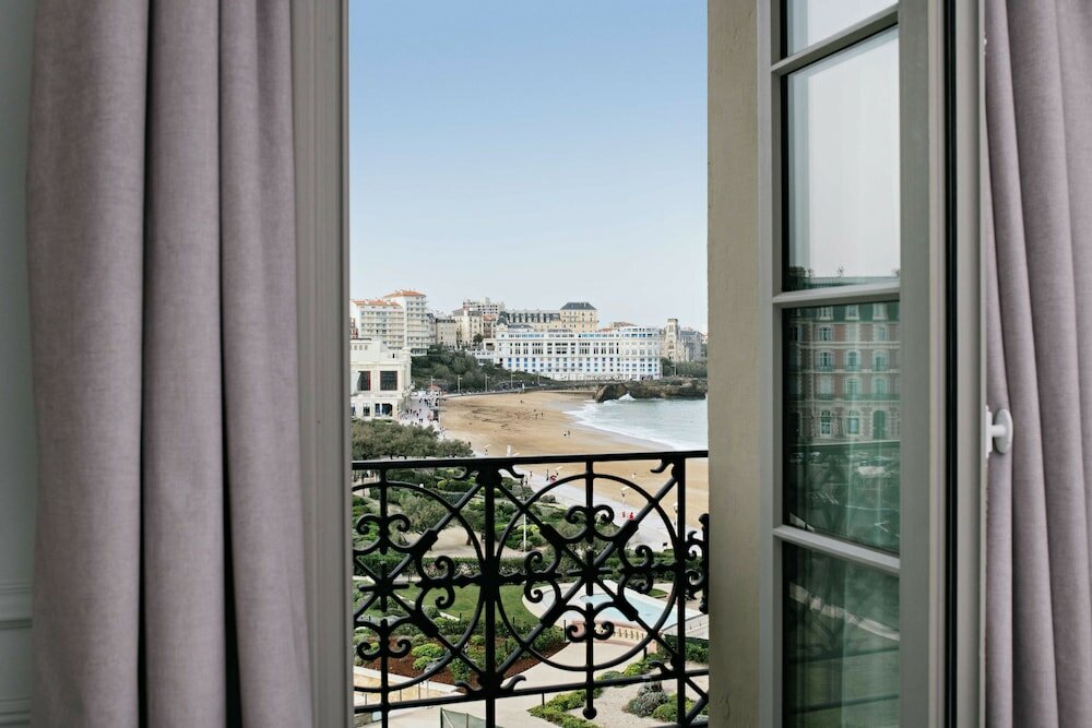 Фото Hôtel Du Palais