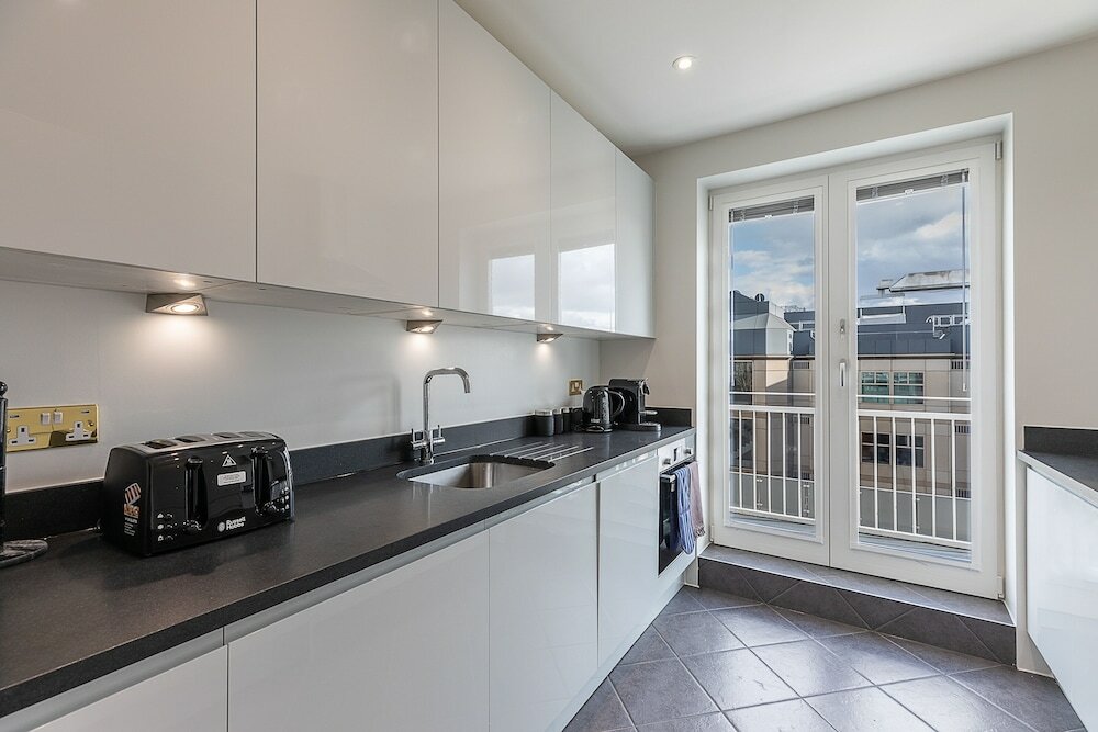 Фото Altido Stylish Flat near Mayfair & Piccadilly Circus