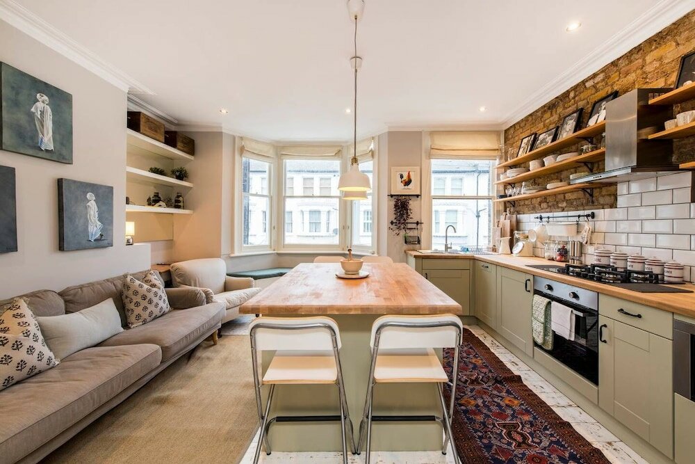 Фото Delightful 2-bed Home, Fulham