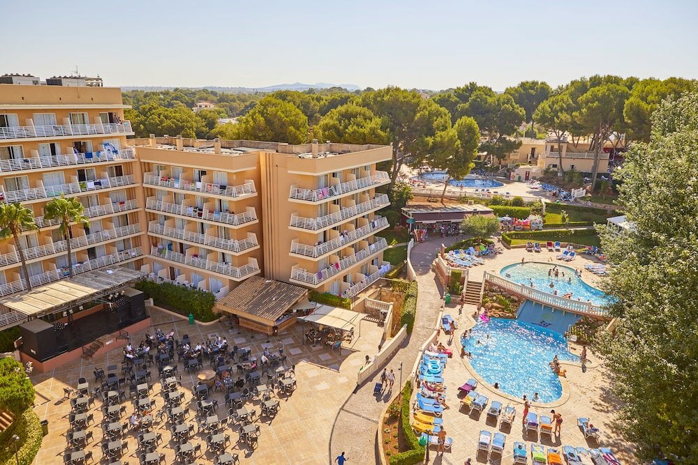 Фото отеля 1