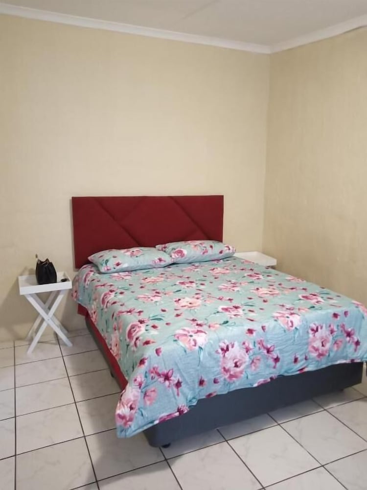 Фото 59 On Eighth - Hostel