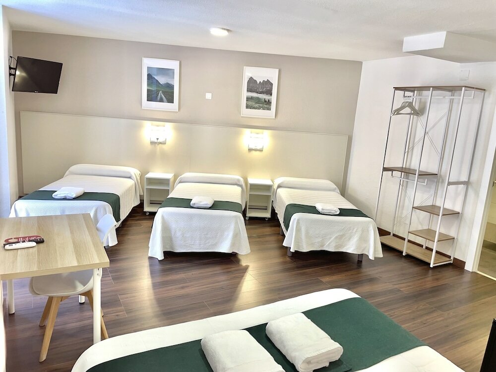 Фото Hostal Gran Vía